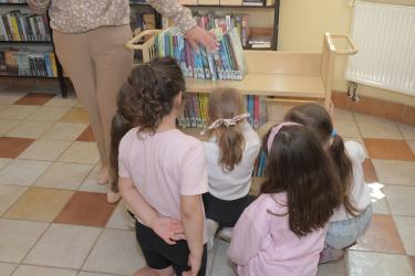 Uczniowie klas pierwszych ze Szkoły Podstawowej nr 4 im. Eugeniusza Kolanki w Krośnie