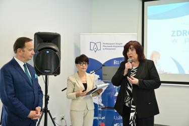 Dyrektor Podkarpackiego Zespołu Placówek Wojewódzkich w Rzeszowie – Krystyna Wróblewska wita zgromadzonych gości