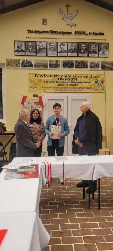 Uroczyste wręczenie nagród i pamiątkowych dyplomów