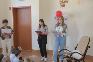 Uczniowie klas pierwszych ze Szkoły Podstawowej nr 4 im. Eugeniusza Kolanki w Krośnie