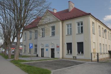 Budynek dawnego gimnazjum przy ul. Lipińskiego 63 - nowa siedziba sanockiej filii