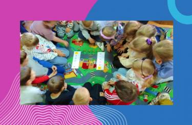 Uczniowie z I klasy Szkoły Podstawowej nr 2 w Ustrzykach Dolnych podczas zajęć